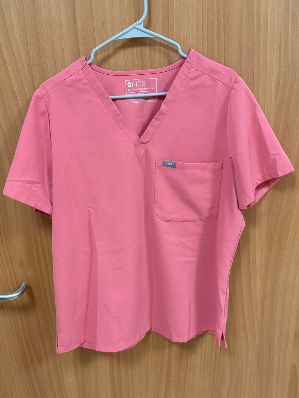 Figs Desert Rise Catarina scrub top